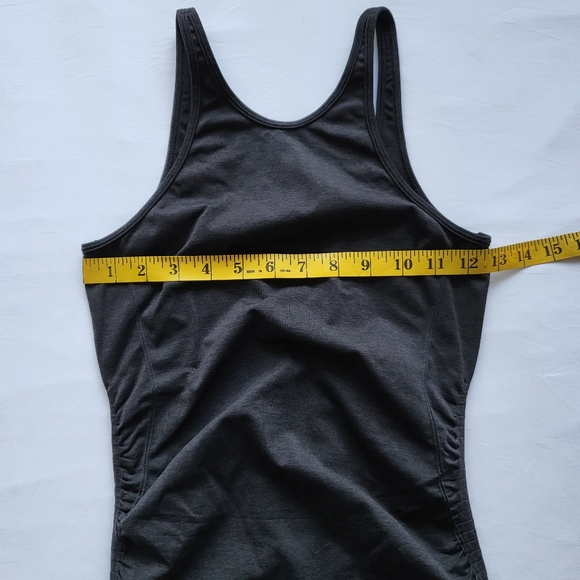 🍋Like New Lululemon In the Flow Tank - Picture 7 of 9